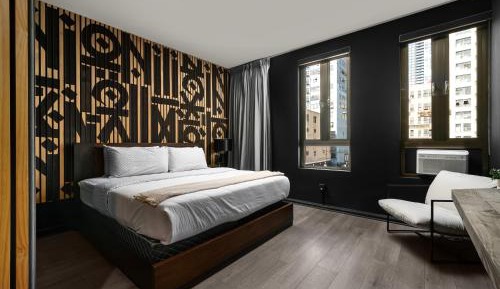 Deluxe King Room