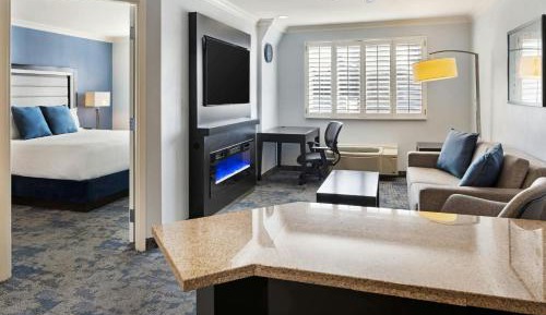 One-Bedroom King Suite with Sofa Bed 