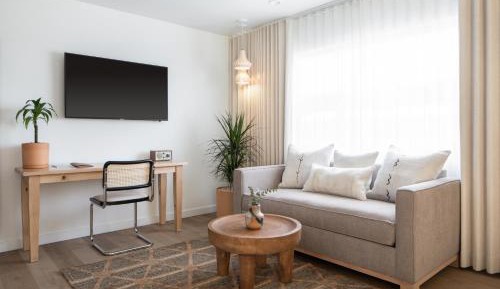 Deluxe King Suite