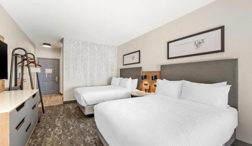 Standard Queen Room with Two Queen Beds - Non Smoking 