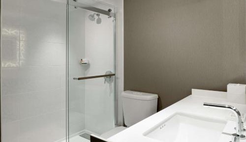 Premium One-Bedroom King Suite - High Floor
