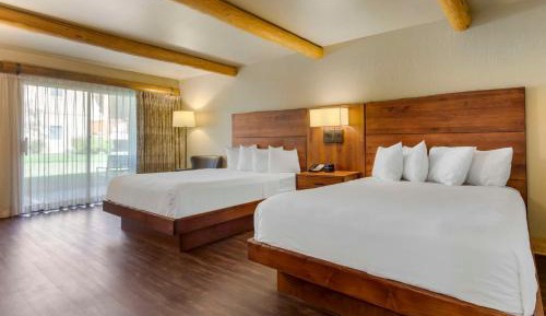 Queen Room with Two Queen Beds - Pet Friendly