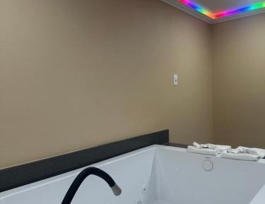 King Suite with Spa Bath
