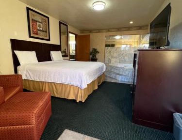 King Suite with Spa Bath
