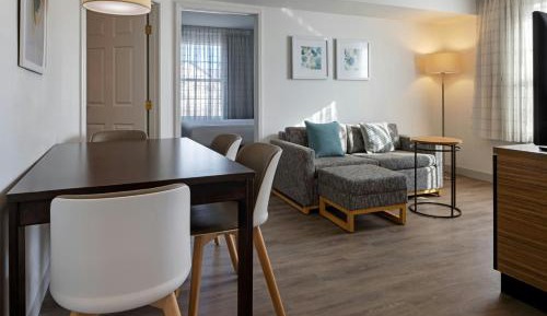 2 Bedroom Suite