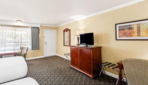 Suite with Two Queen Beds