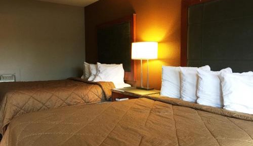 Queen Room with Two Queen Beds Non-Smoking