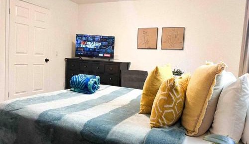 Deluxe Queen Room