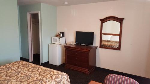 Queen Room - Non-Smoking