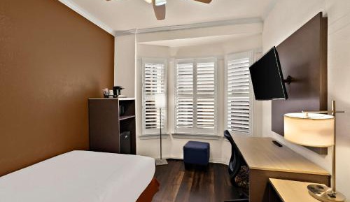 Double Room - Non-Smoking 