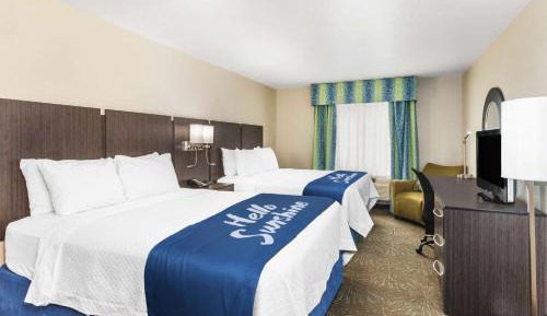 Queen Room with Two Queen Beds - Non-Smoking (No pets allowed)