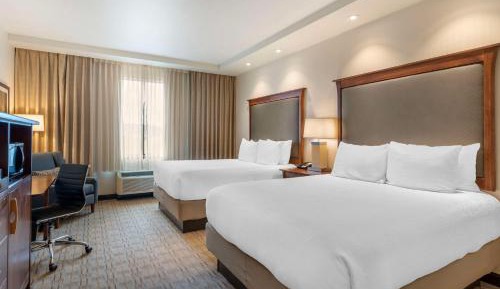 Queen Room with Two Queen Beds and Garden View - Non-Smoking