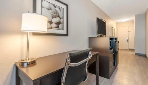 King Suite with Sofa Bed - Non-Smoking