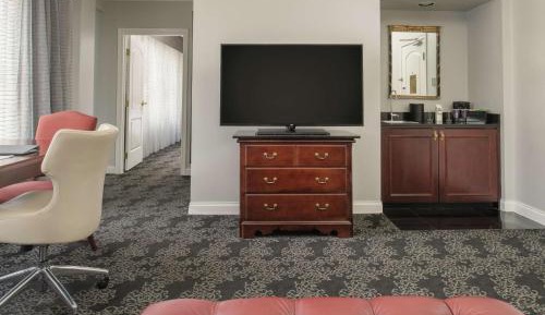 One-Bedroom Suite with Two Queen Beds