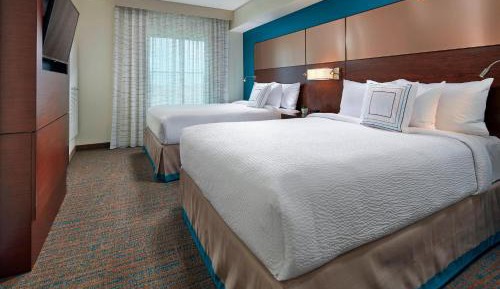 One-Bedroom Suite with 2 Queen Beds and Sofa Bed