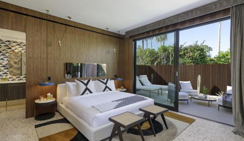 Bungalow with Patio