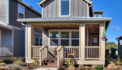 Three-Bedroom Vacation Home 
