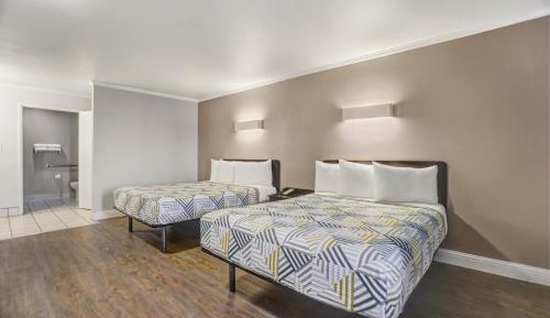 Queen Room with Two Queen Beds - Disability Access - Non-Smoking