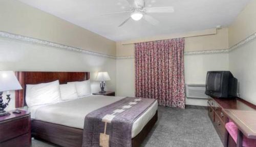 Queen Room