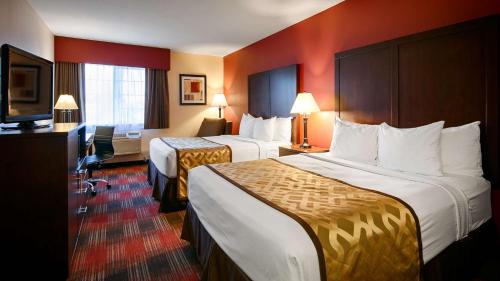 Queen Room with Two Queen Beds - Non-Smoking