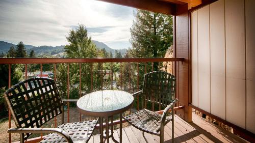 Queen Room with Two Queen Beds and Patio - Non-Smoking