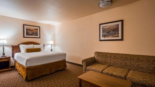 King Suite with Sofa Bed - Non-Smoking