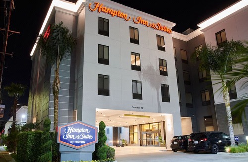 Van Nuys Hotel | Hampton Inn & Suites Sherman Oaks