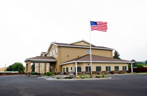 Prineville Hotel | Country Inn & Suites by Radisson, Prineville, or