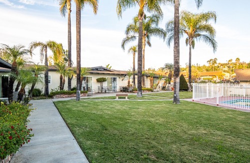 Fallbrook Hotel | Fallbrook Country Inn