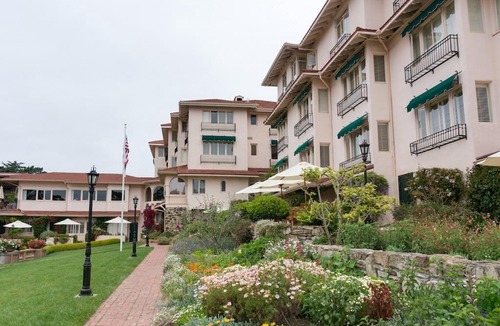 Golden Rectangle Hotel | La Playa Carmel