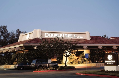 Bakersfield Hotel | DoubleTree by Hilton Bakersfield