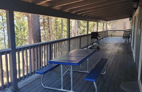 Susanville House | Multi-family Lakehouse with Spacious Parking!