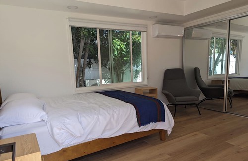 Hidden Valley House | La Jolla Retreat: Renovated house, 8-Minute walk to the beach