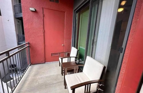 Warner Center Apartment | Luxury Designed 2 Bedrooms Part Hotel in Woodland Hills CA