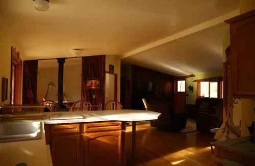 Philomath House | Oregon Country Setting close to town. Large covered Decks!
