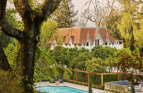 Healdsburg House | Scenic Room Ideal for Cultural and Culinary Explorations Nearby